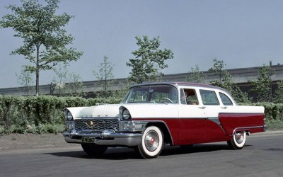 gaz-13-1957.jpg