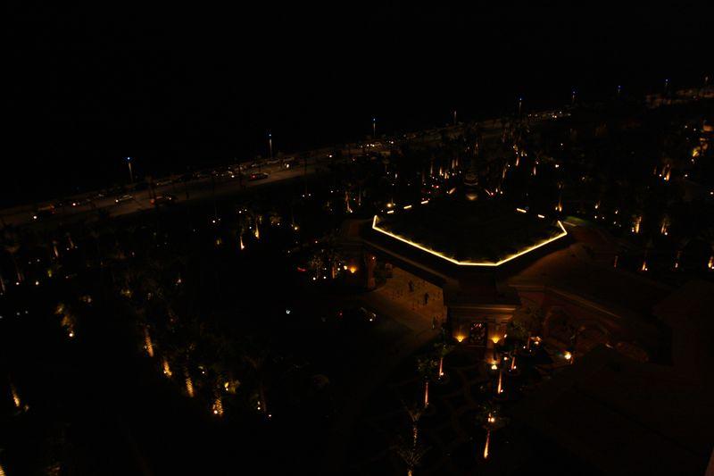 Atlantis the palm ночью