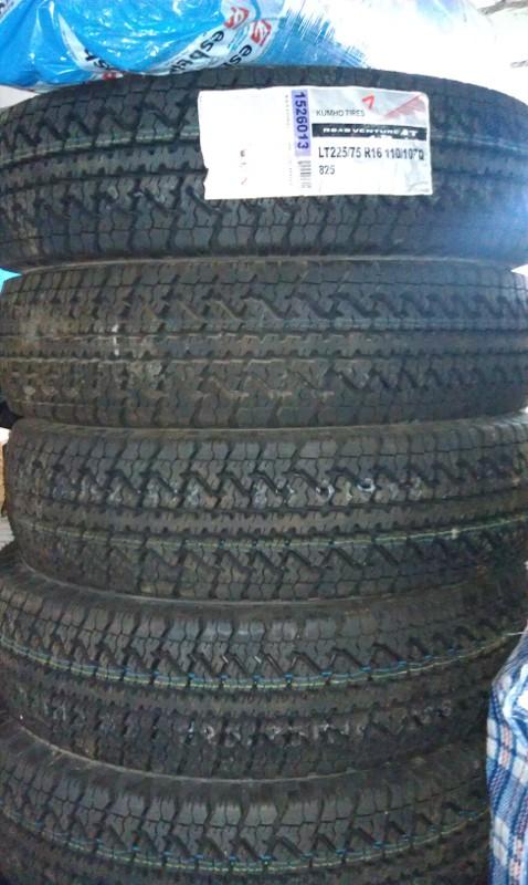 Kumho Road Venture AT 825 225/75R16, 3